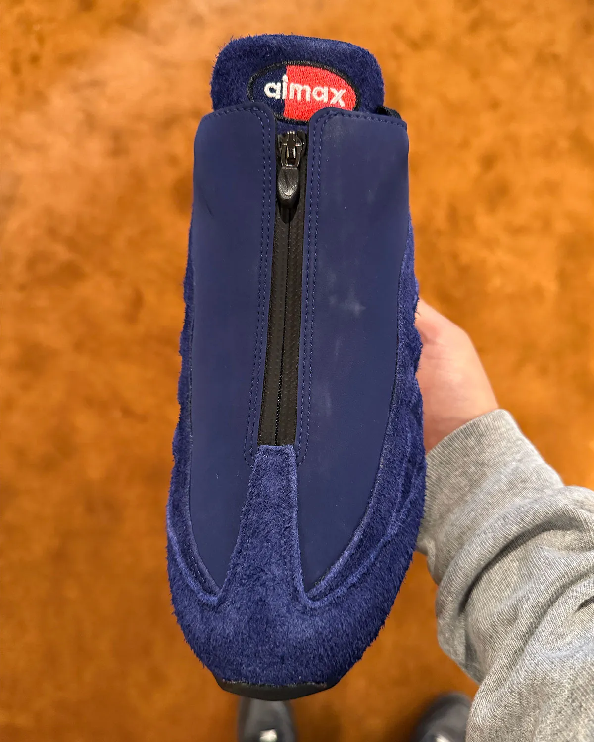 Nike Air Max 95 Zip Navy Red 1 La Nike Air Max 95 Zip « Navy/Red » fait son retour pour séduire une nouvelle génération de passionnés
