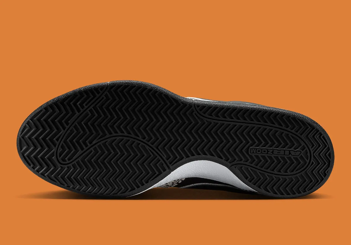 Nike Book 1 Air Safari 5 La Nike Book 1 « Safari » est enfin disponible pour tous
