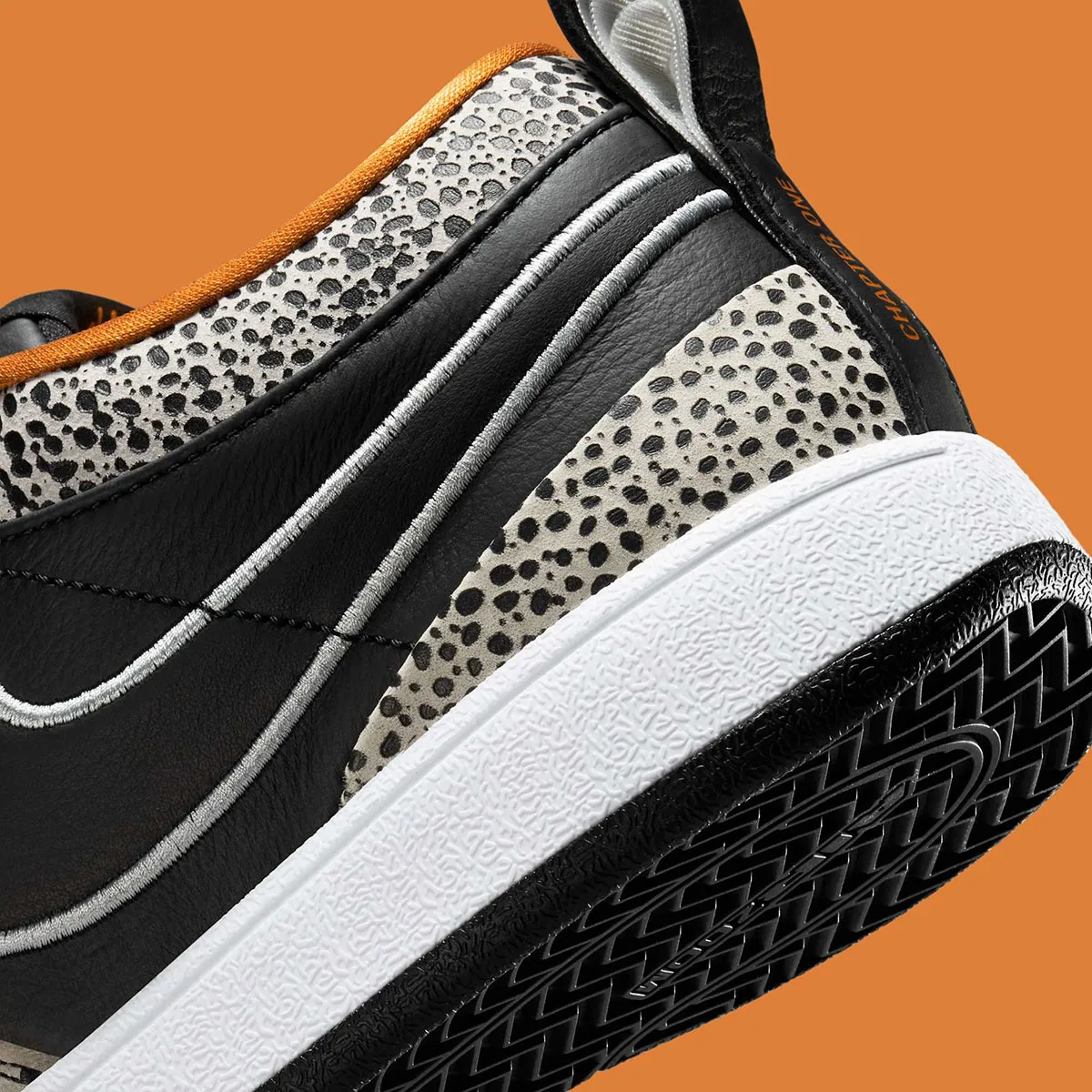 Nike Book 1 Air Safari 7 La Nike Book 1 « Safari » est enfin disponible pour tous