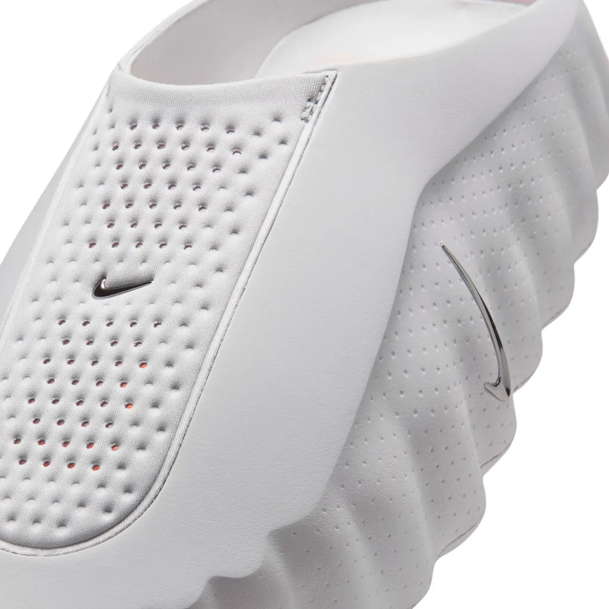 Nike Mind 001 5 Avec sa nouvelle Mind 001, Nike réinvente la sandale de récupération