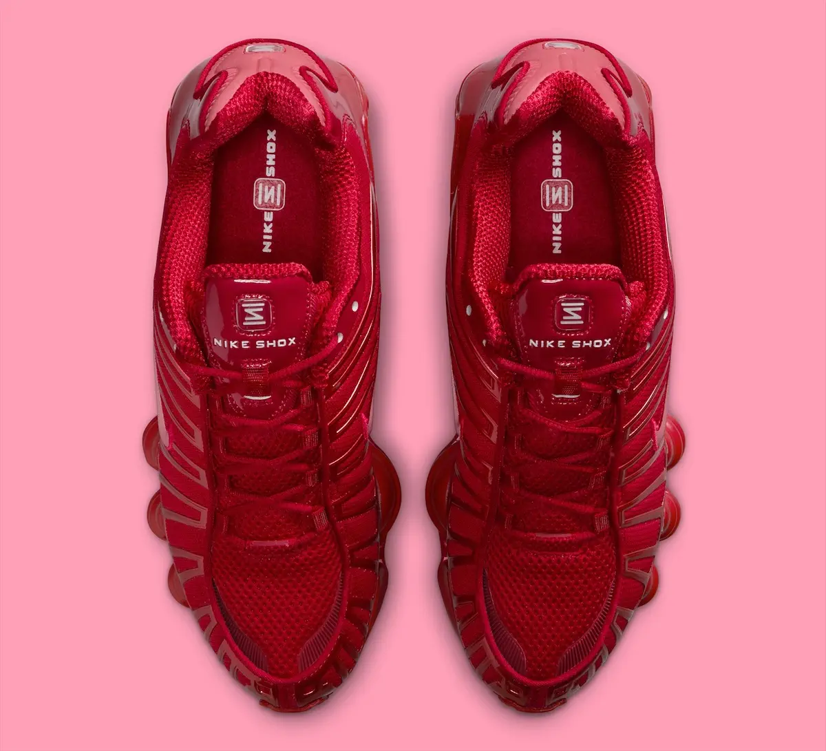 Nike Shox TL Gym Red 5 La Nike Shox TL « Gym Red » enflamme nos pieds avec son rouge intense