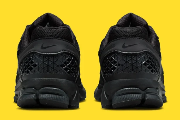 La Nike Zoom Vomero 5 « All-Black Reflective » illumine les rues grâce à sa technologie réfléchissante