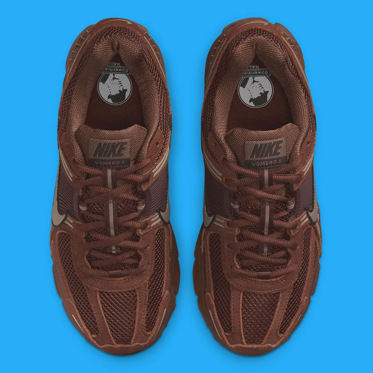 Nike Zoom Vomero 5 Mink Brown 4 La Nike Zoom Vomero 5 « Mink Brown » transforme votre garde-robe automnale avec ses tons chocolat