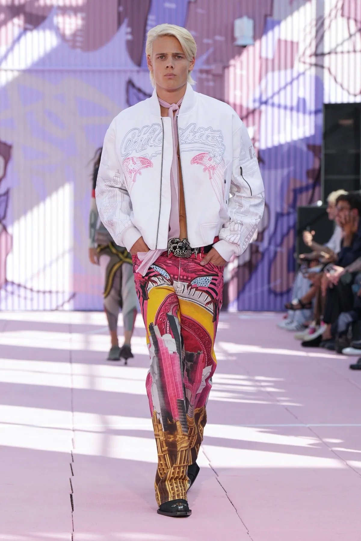 La collection Off-White Printemps 2026 révèle une nouvelle vision du streetwear masculin