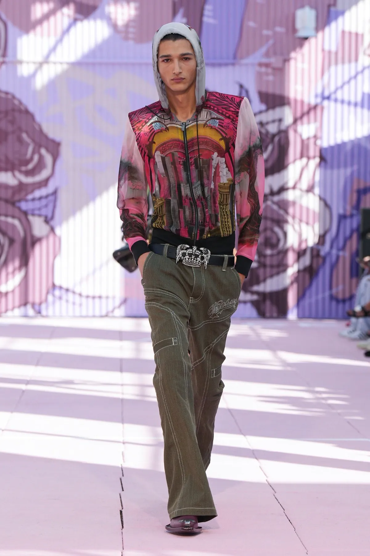 La collection Off-White Printemps 2026 révèle une nouvelle vision du streetwear masculin