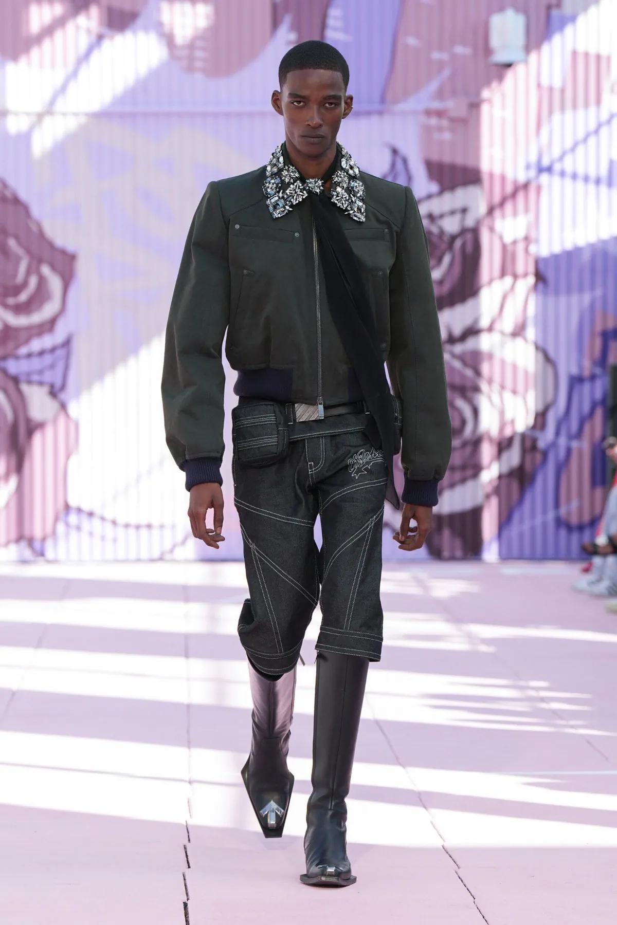 La collection Off-White Printemps 2026 révèle une nouvelle vision du streetwear masculin