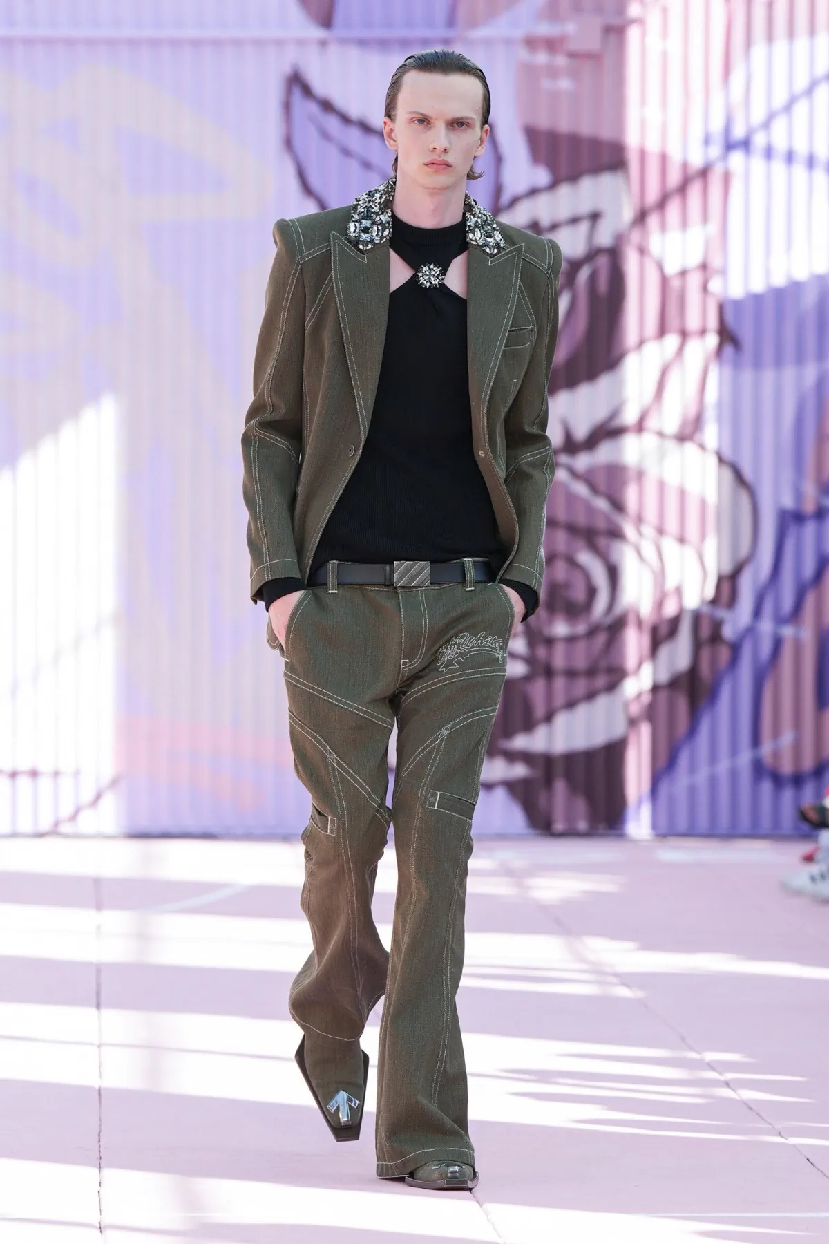 La collection Off-White Printemps 2026 révèle une nouvelle vision du streetwear masculin