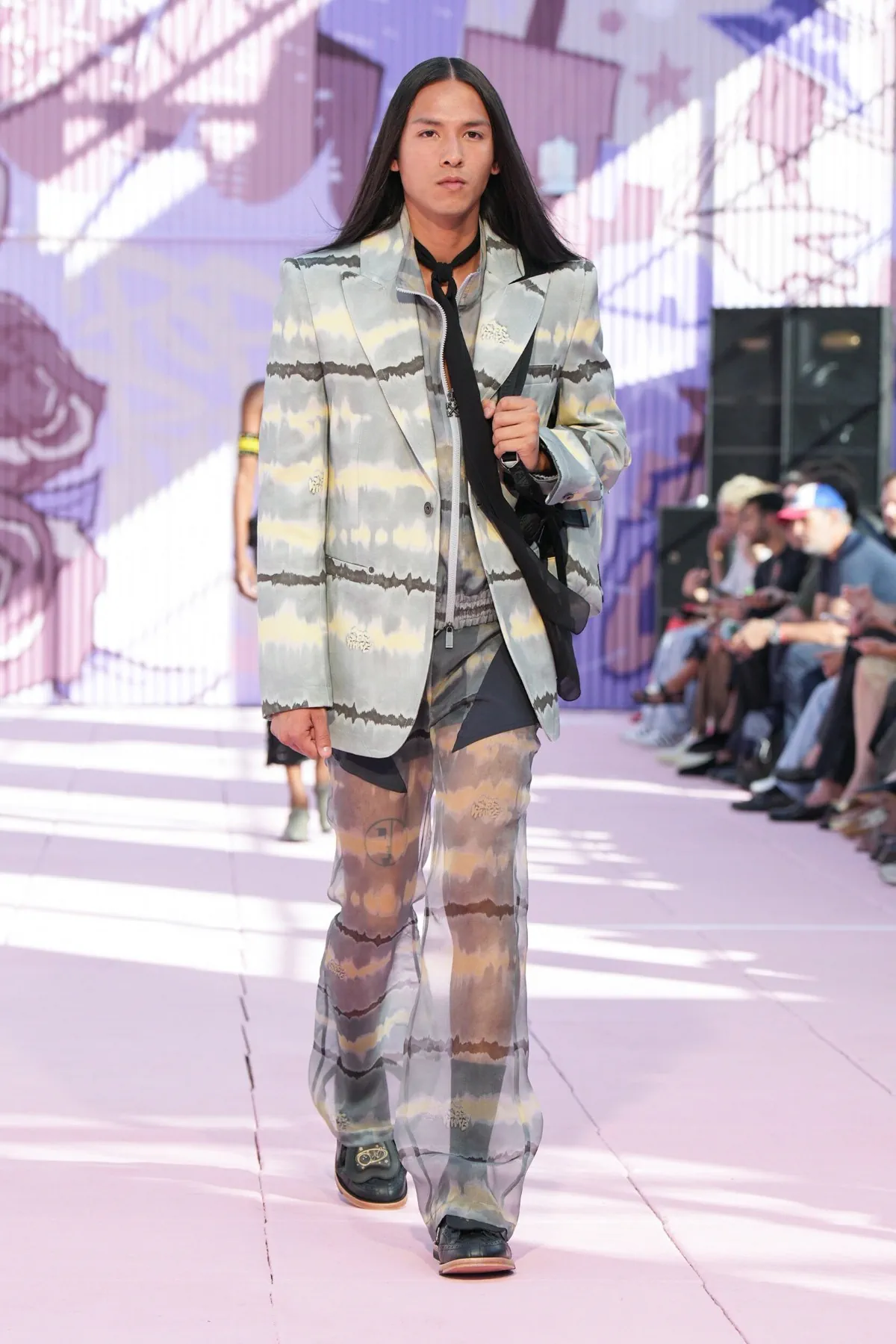 La collection Off-White Printemps 2026 révèle une nouvelle vision du streetwear masculin