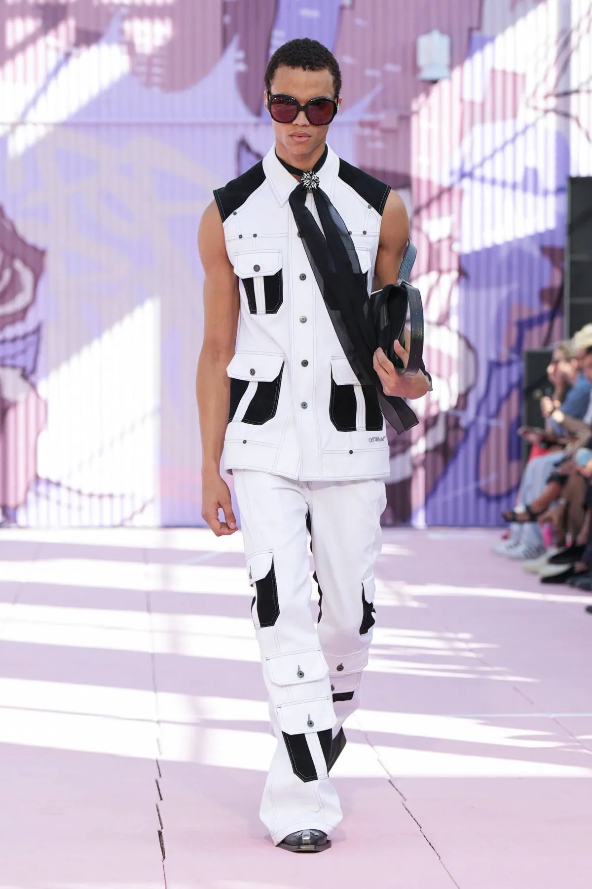 La collection Off-White Printemps 2026 révèle une nouvelle vision du streetwear masculin