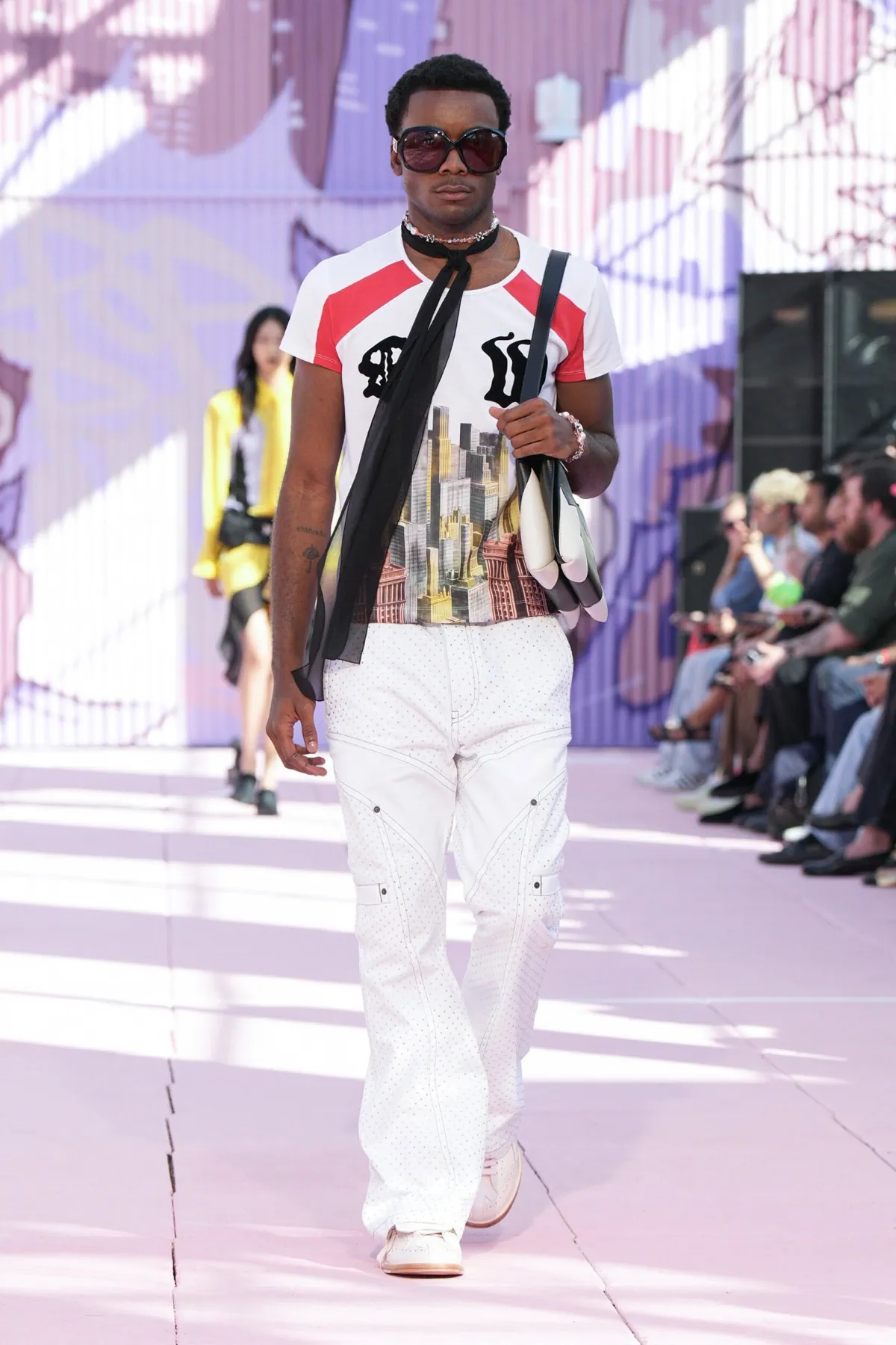 La collection Off-White Printemps 2026 révèle une nouvelle vision du streetwear masculin