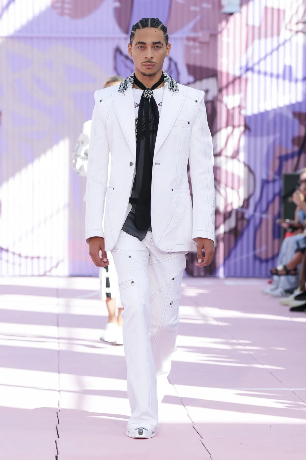 La collection Off-White Printemps 2026 révèle une nouvelle vision du streetwear masculin