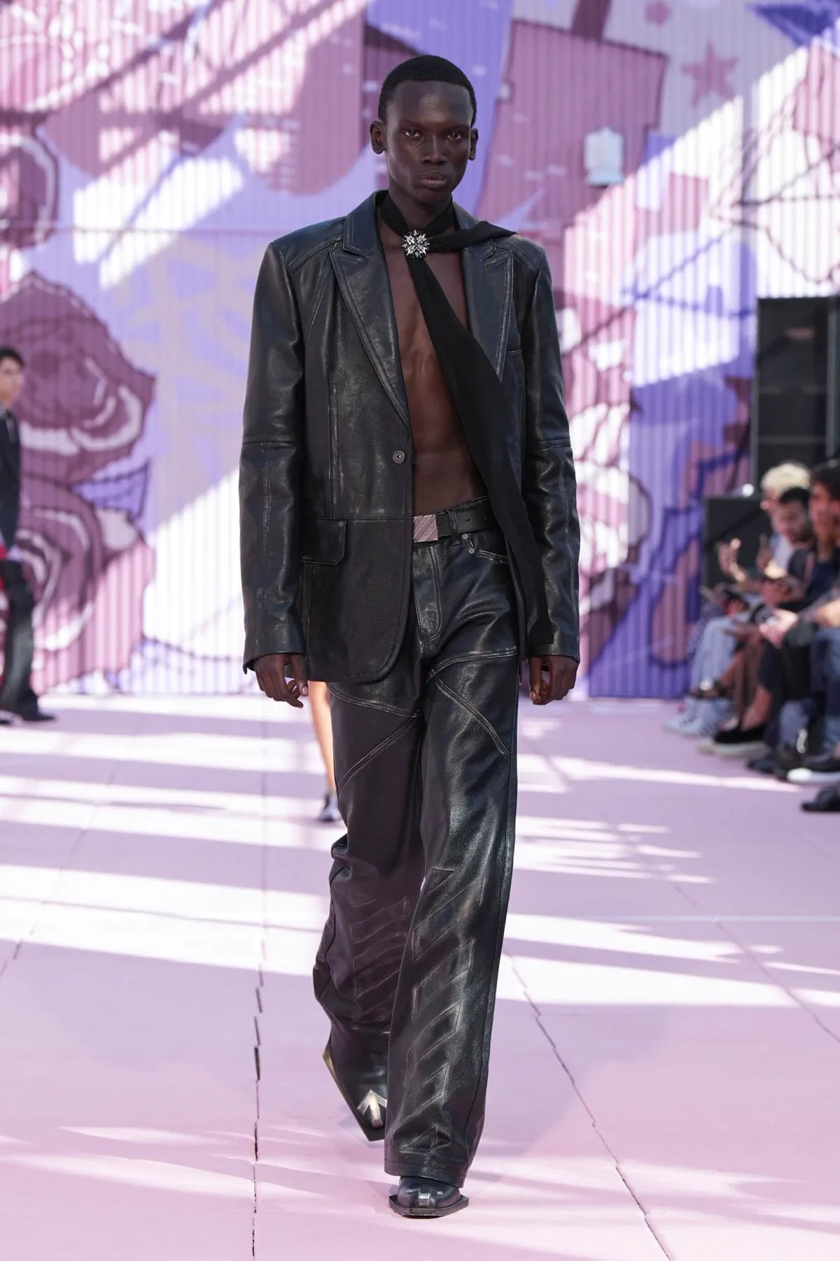 La collection Off-White Printemps 2026 révèle une nouvelle vision du streetwear masculin