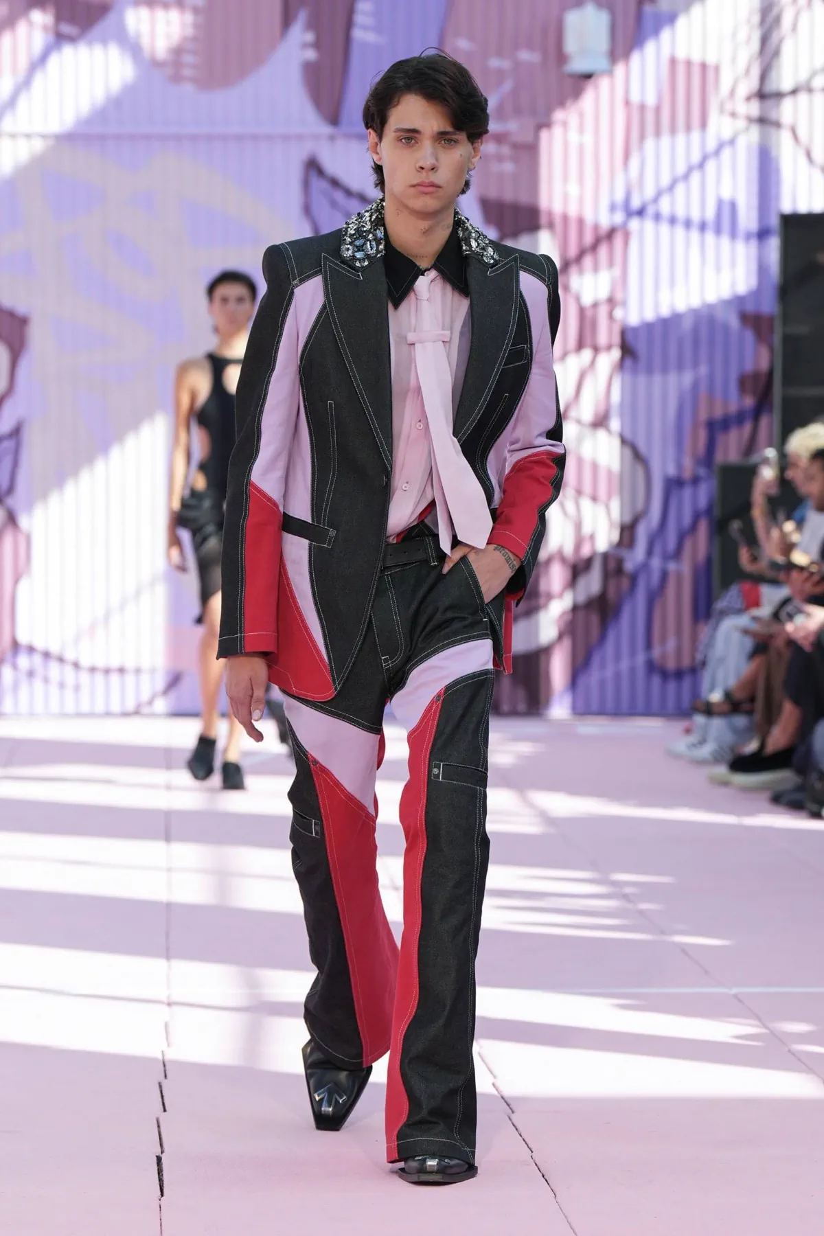 La collection Off-White Printemps 2026 révèle une nouvelle vision du streetwear masculin