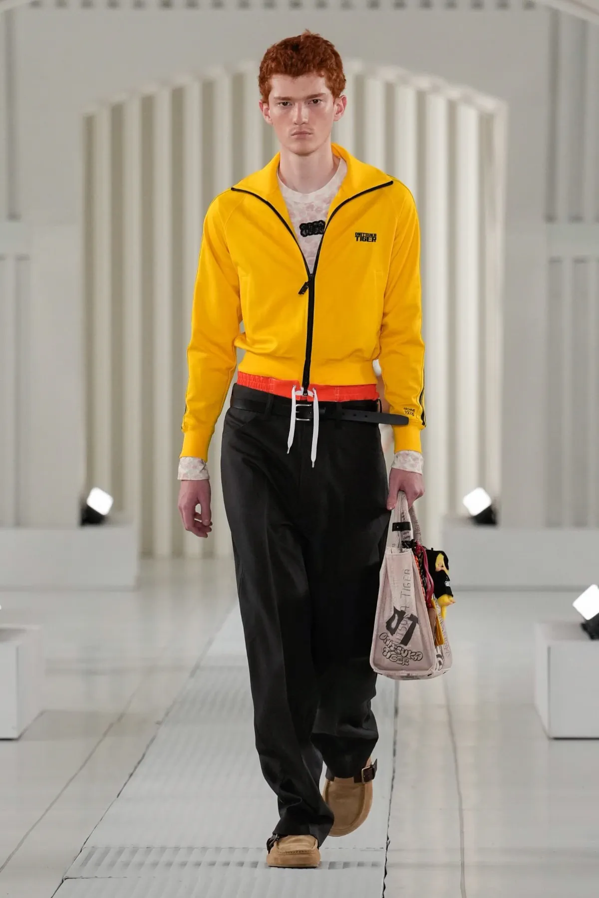 Onitsuka Tiger Spring Summer 2026 Milan Fashion Week 7 Andrea Pompilio revisite les codes masculins pour la collection Onitsuka Tiger printemps 2026
