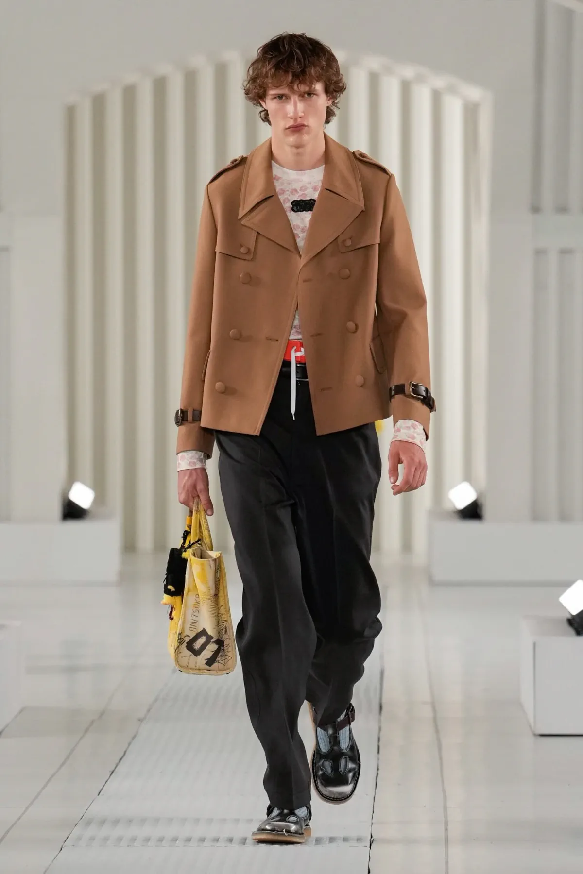 Onitsuka Tiger Spring Summer 2026 Milan Fashion Week 8 Andrea Pompilio revisite les codes masculins pour la collection Onitsuka Tiger printemps 2026