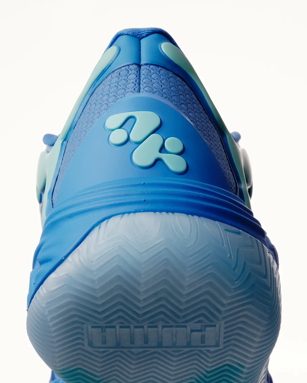 PUMA Hoops x Tyrese Haliburton Hali 1 5 copie PUMA Hoops présente la Hali 1, la première chaussure signature de Tyrese Haliburton conçue par le designer Salehe Bembury