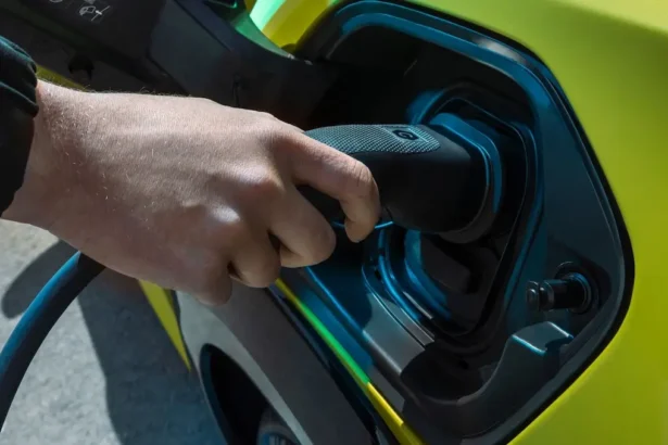 Des Peugeot électriques en leasing social dès 135 euros par mois