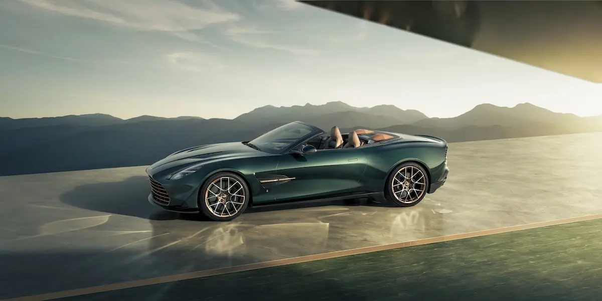 Q by Aston Martin Editions Volante 60e anniversaire 1 Q by Aston Martin présente les Éditions Volante 60e anniversaire avec les modèles Vanquish et DB12