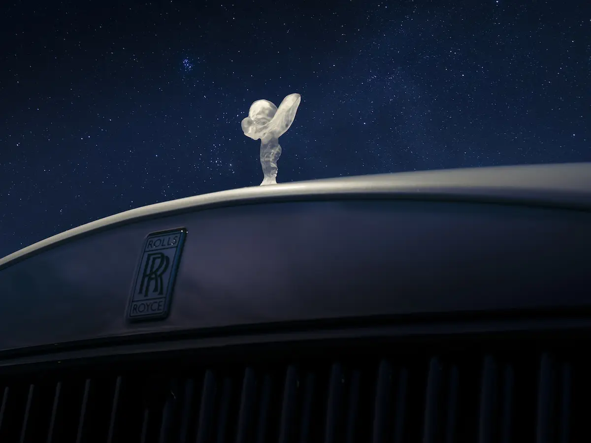 Rolls Royce Cullinan Cosmos 3 Le Rolls-Royce Cullinan Cosmos célèbre l’espace avec une création unique