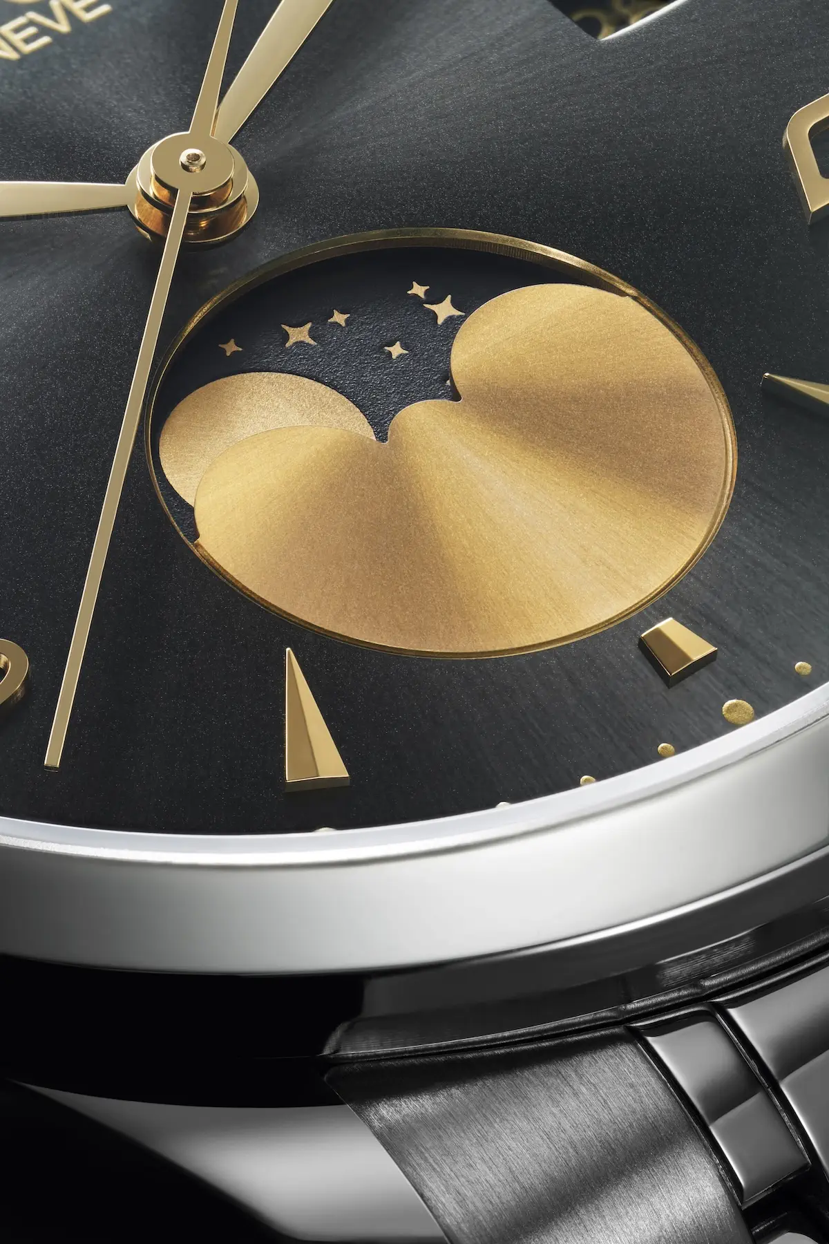 TUDOR 1926 LUNA 9 La TUDOR 1926 LUNA est la première montre de la maison dotée d’une phase de lune