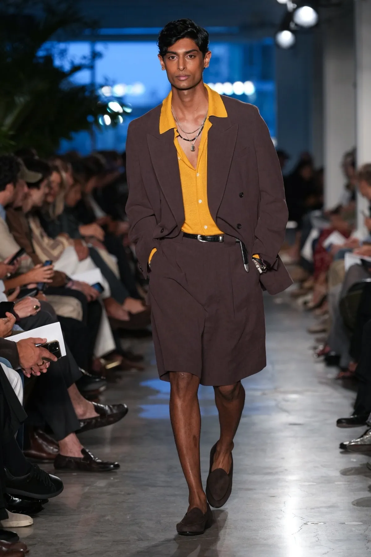 La collection Todd Snyder printemps 2026 transporte la mode masculine à La Havane nostalgique