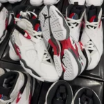 Air Jordan 8 Bugs Bunny 0 La Air Jordan 8 « Bugs Bunny » fait son grand retour après douze ans d'absence