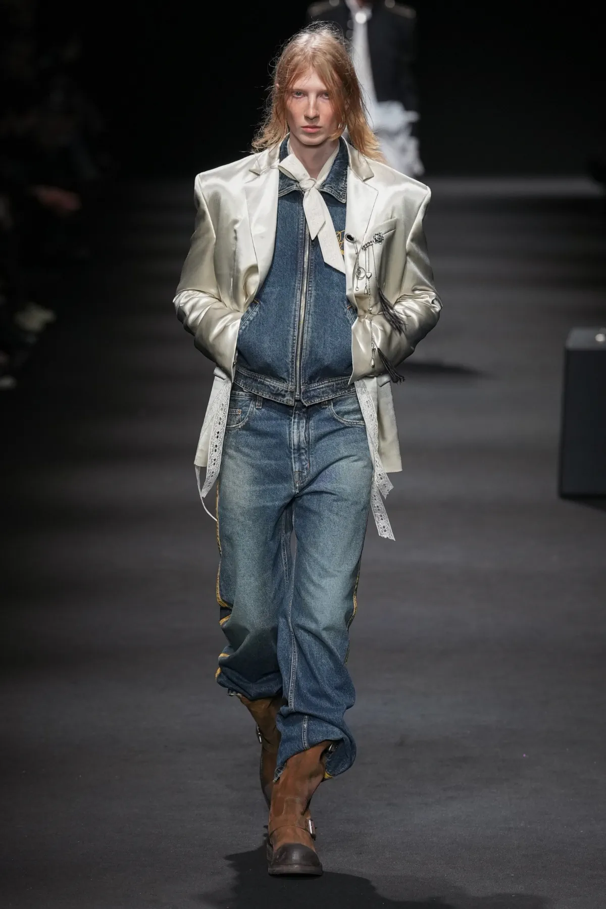 Ann Demeulemeester Spring Summer 2026 Paris Fashion Week 8 La collection Ann Demeulemeester printemps 2026 : un romantisme rebelle au masculin