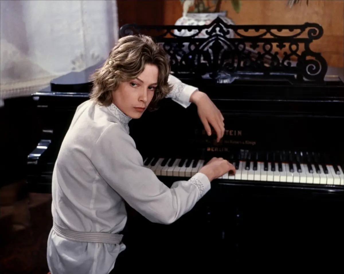 Bjorn Andresen 1 Björn Andrésen, « plus beau garçon du monde », est mort à l'âge de 70 ans des suites de sa vie brisée