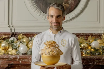 La bûche de Noël 2025 de Ladurée transforme la pomme en un véritable or gastronomique