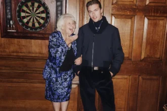 Burberry dévoile sa campagne de vêtements d'extérieur avec des talents oscarisés