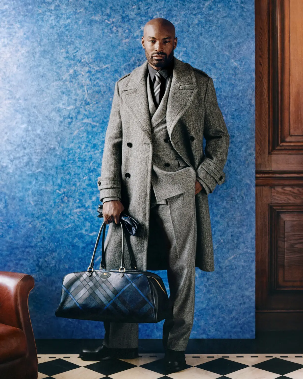 Burberry Campagne de vetements exterieur 2025 10 Burberry dévoile sa campagne de vêtements d'extérieur avec des talents oscarisés
