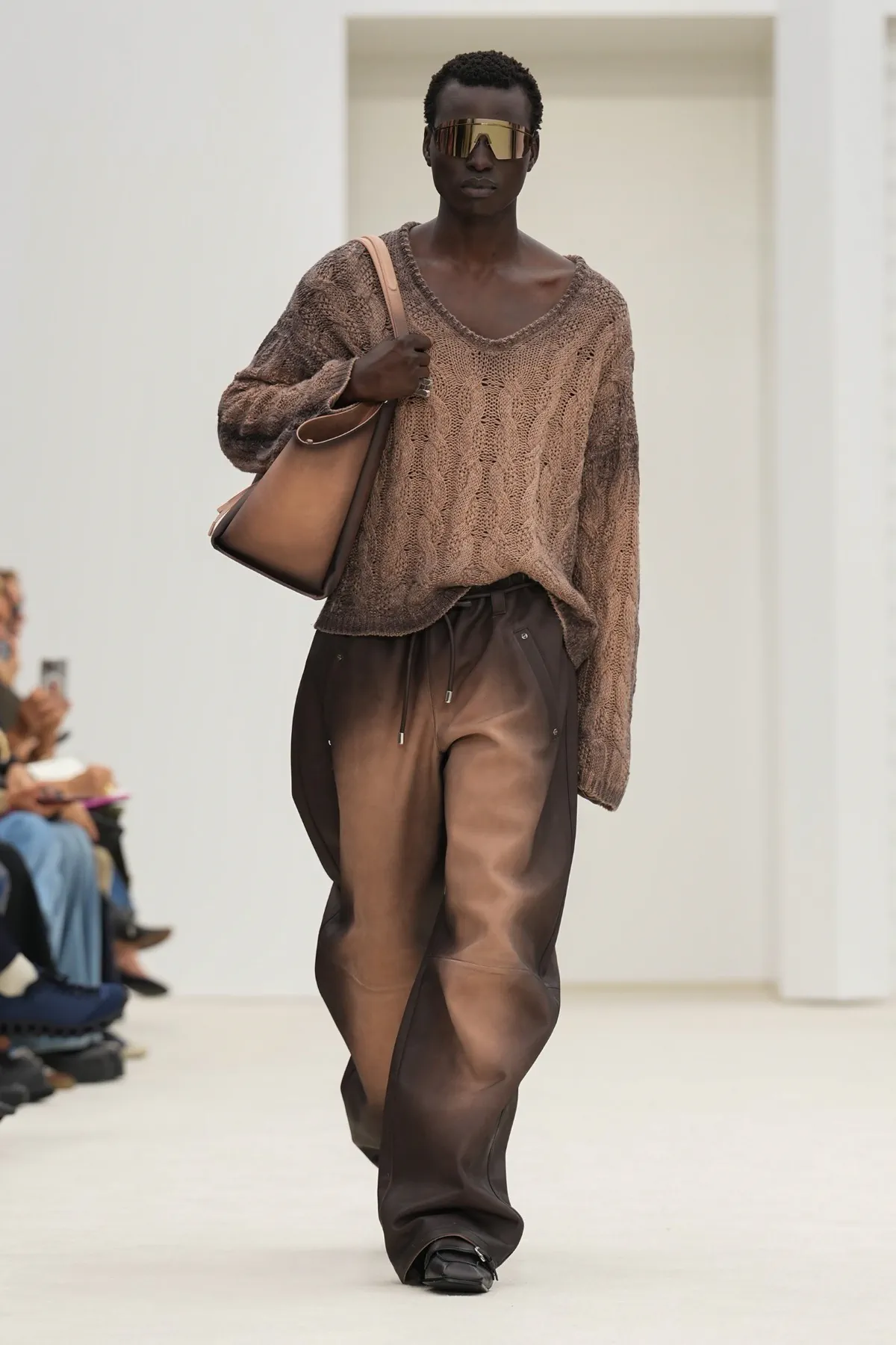 La collection Ferrari printemps 2026 dévoile une élégance épurée