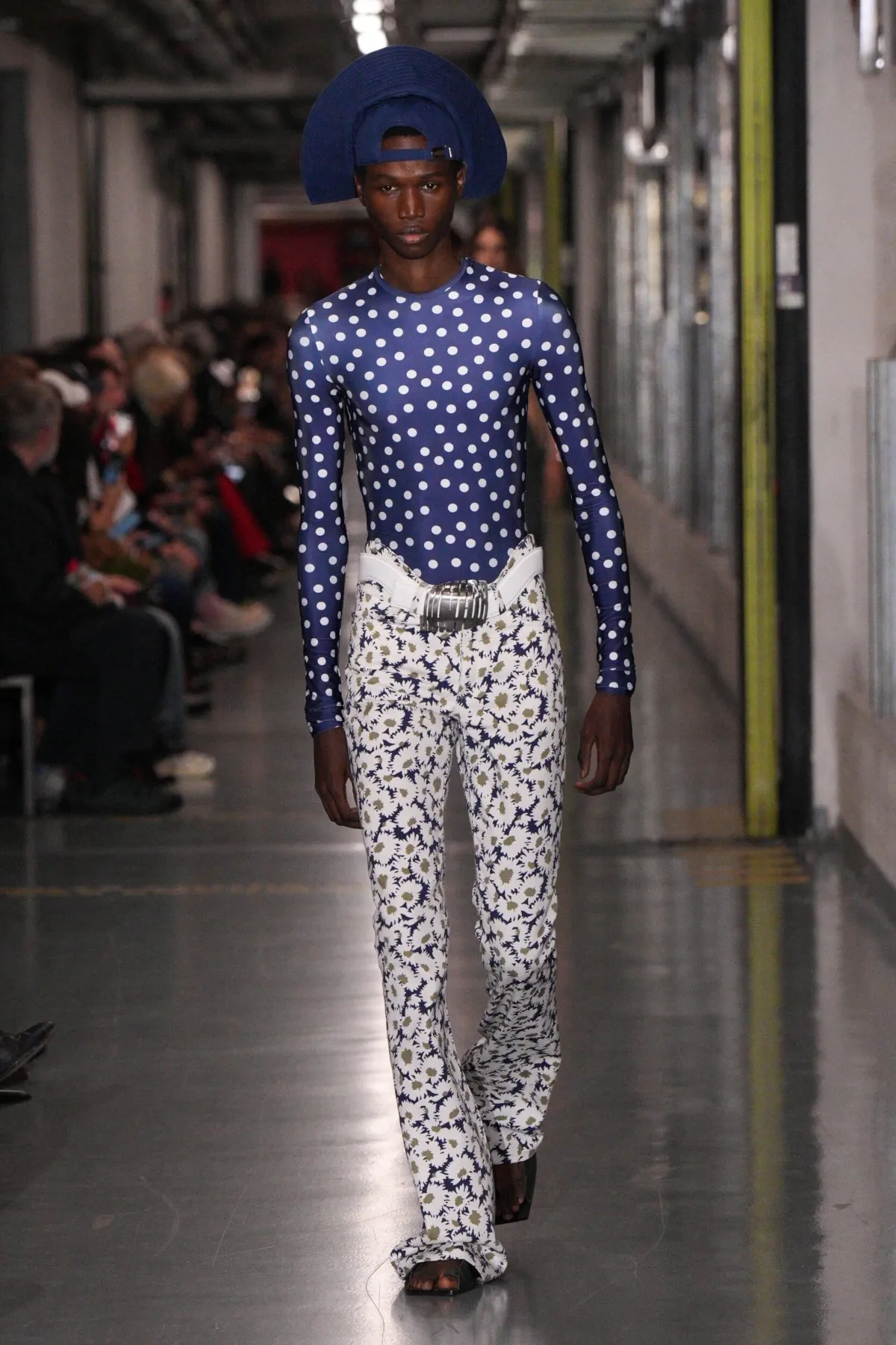 Pour sa collection Jean Paul Gaultier printemps 2026, Duran Lantink ravive l'esprit transgressif originel de la maison parisienne