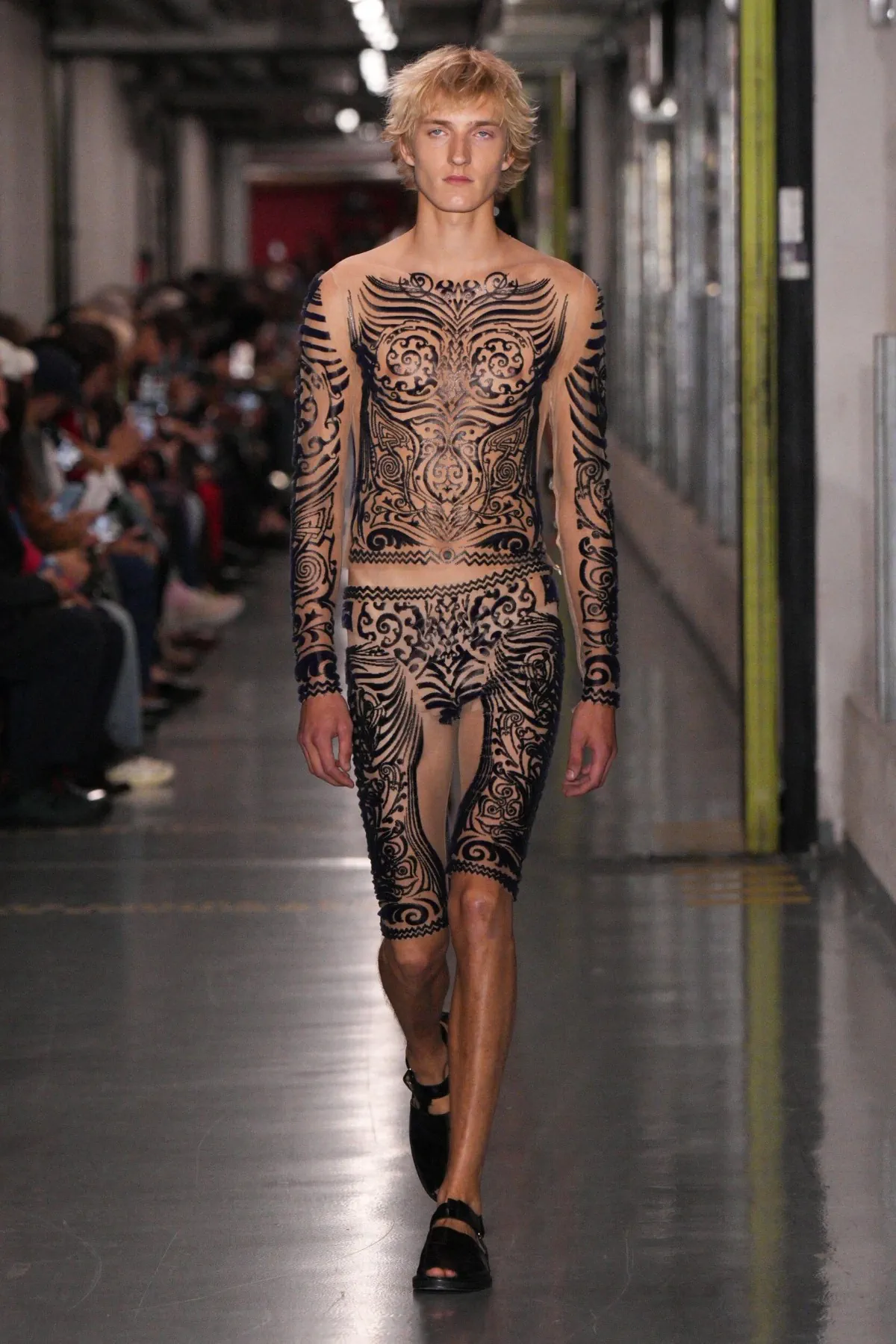 Jean Paul Gaultier Spring Summer 2026 Paris Fashion Week 3 Pour sa collection Jean Paul Gaultier printemps 2026, Duran Lantink ravive l'esprit transgressif originel de la maison parisienne