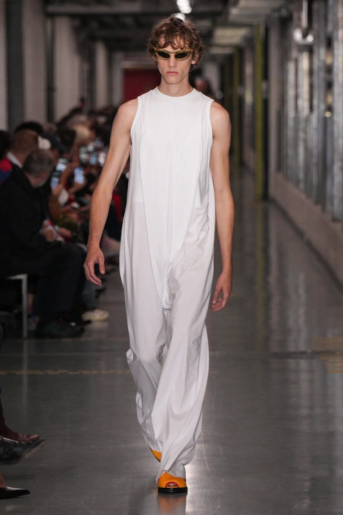 Pour sa collection Jean Paul Gaultier printemps 2026, Duran Lantink ravive l'esprit transgressif originel de la maison parisienne