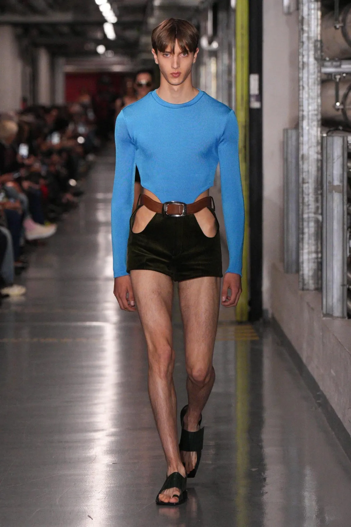 Pour sa collection Jean Paul Gaultier printemps 2026, Duran Lantink ravive l'esprit transgressif originel de la maison parisienne