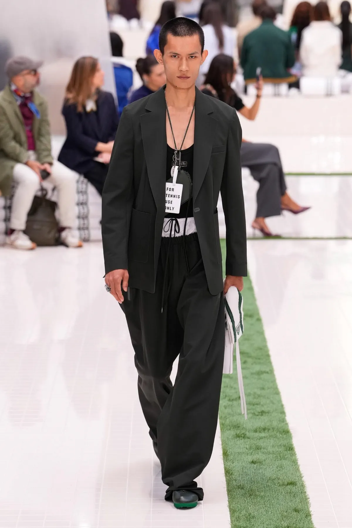 La collection Lacoste printemps 2026 revisite les codes du tennis avec élégance