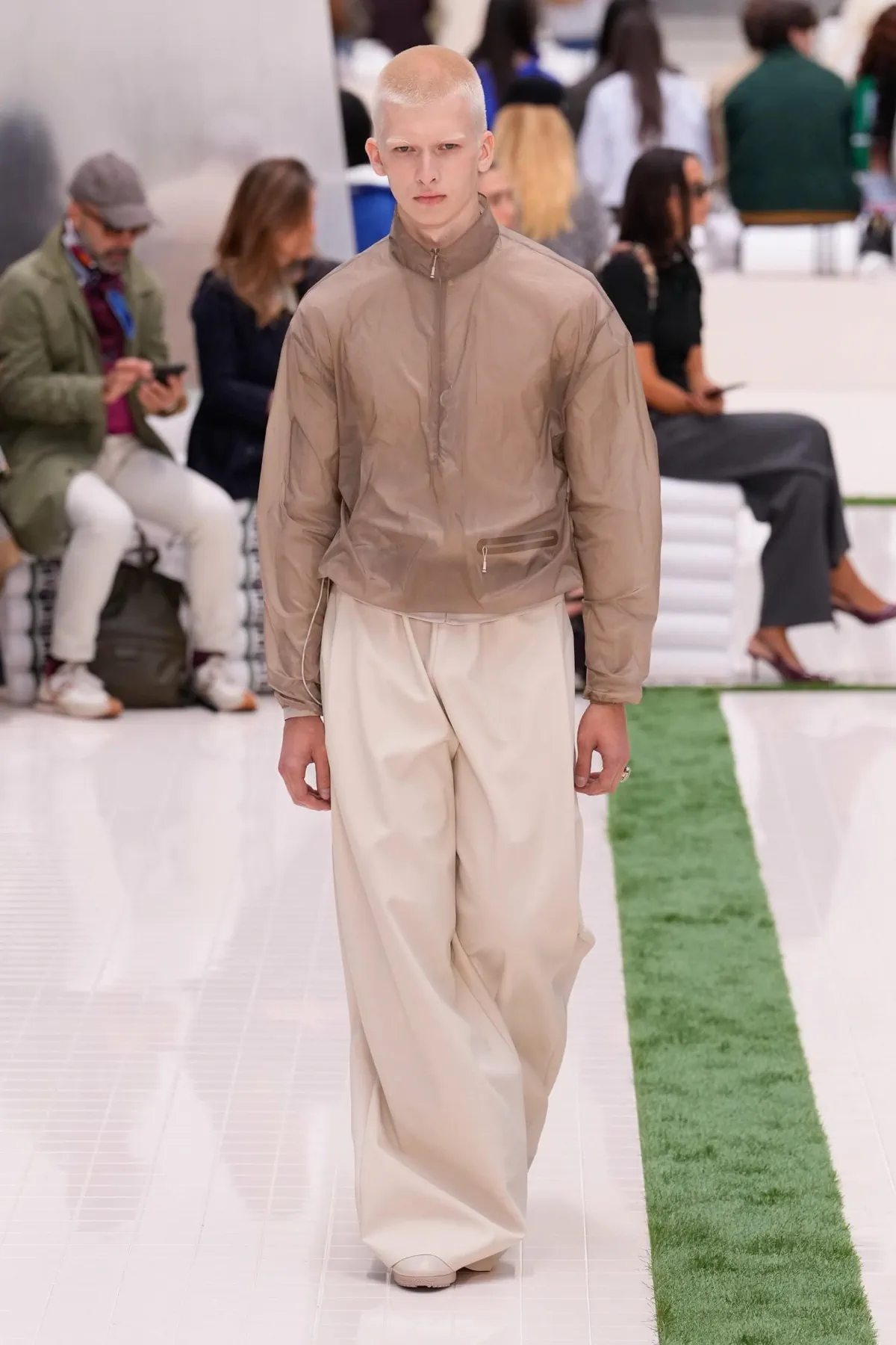 La collection Lacoste printemps 2026 revisite les codes du tennis avec élégance