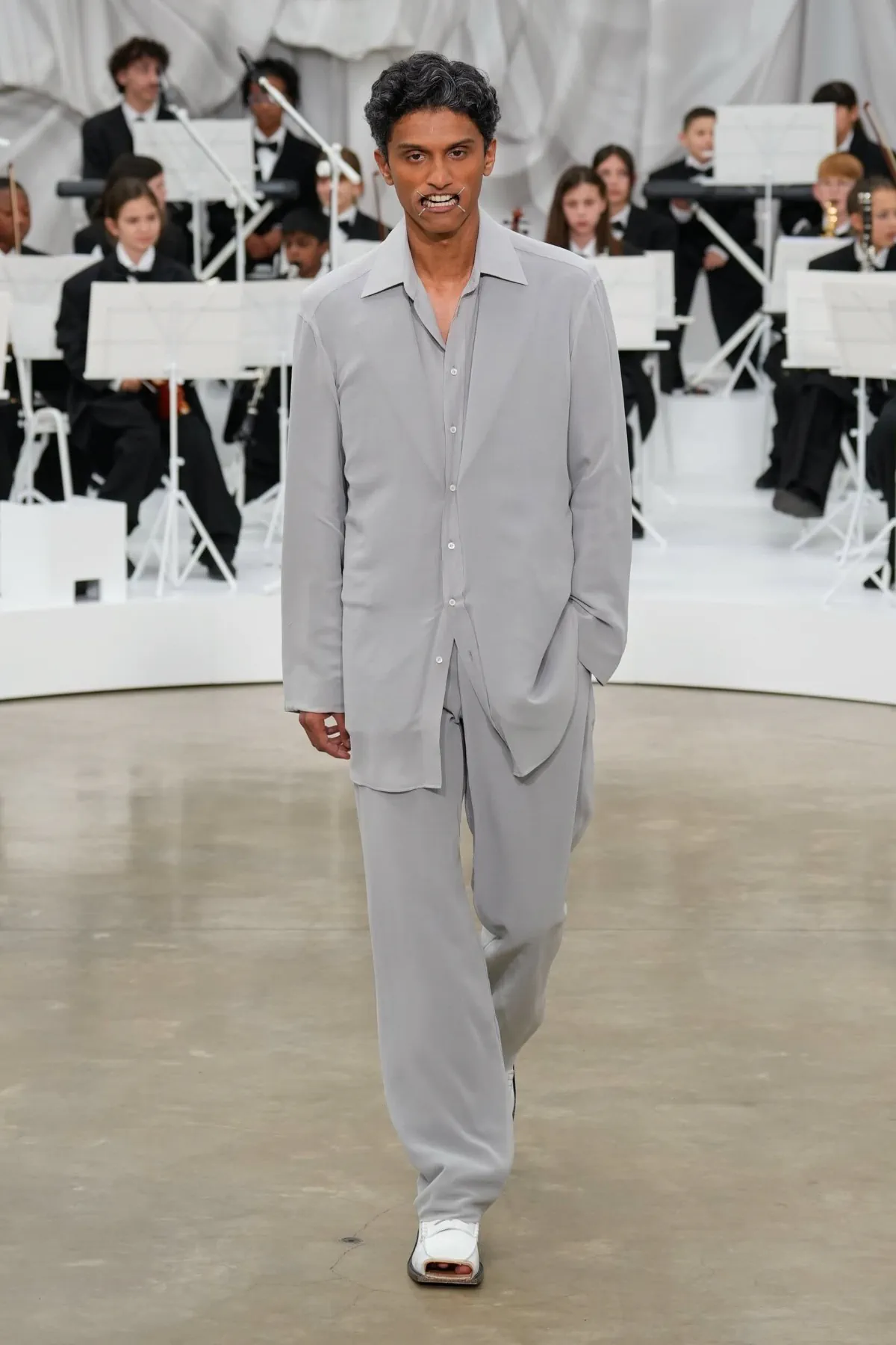 La collection Maison Margiela printemps 2026 marque un retour aux fondamentaux