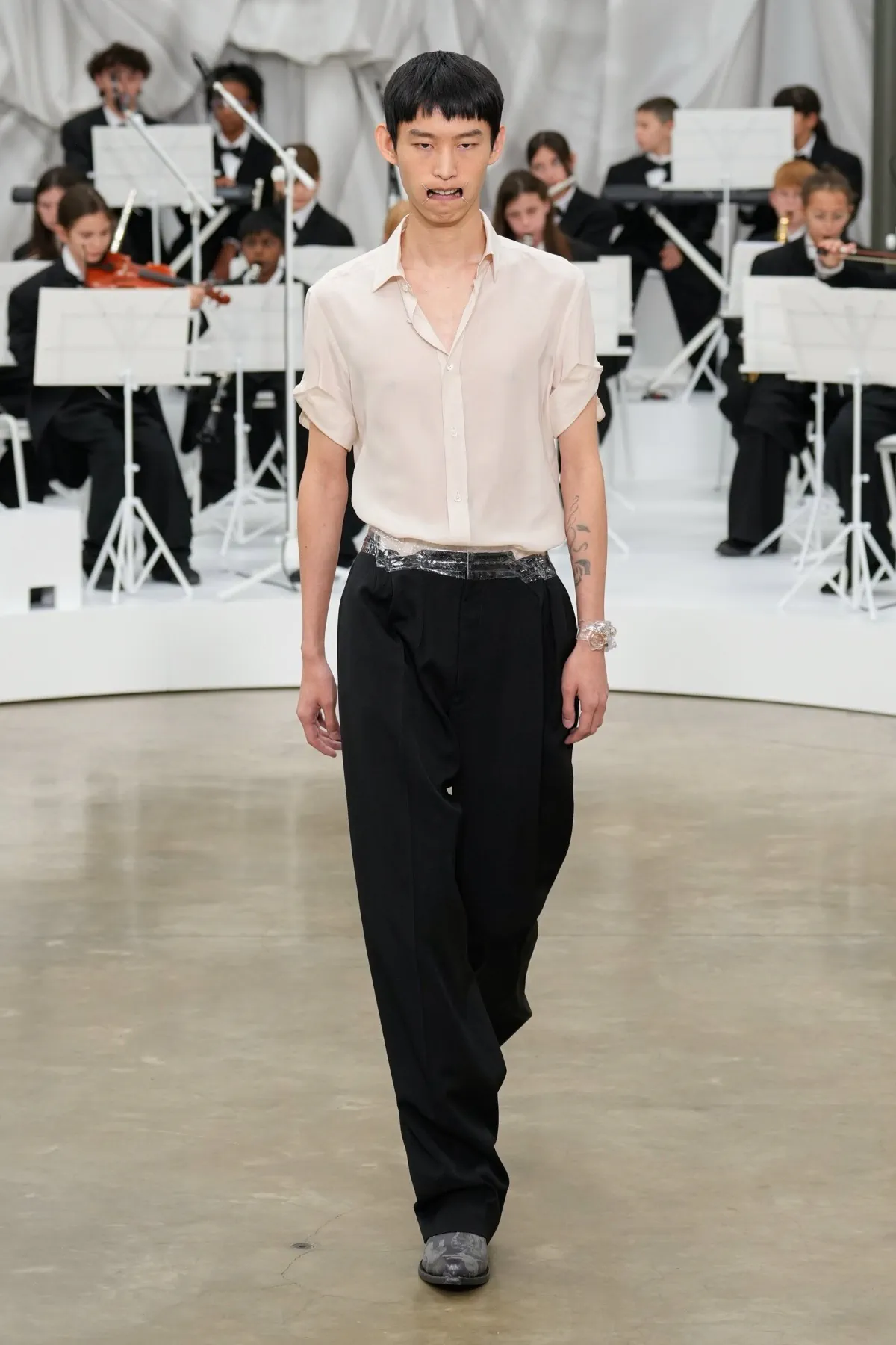 La collection Maison Margiela printemps 2026 marque un retour aux fondamentaux