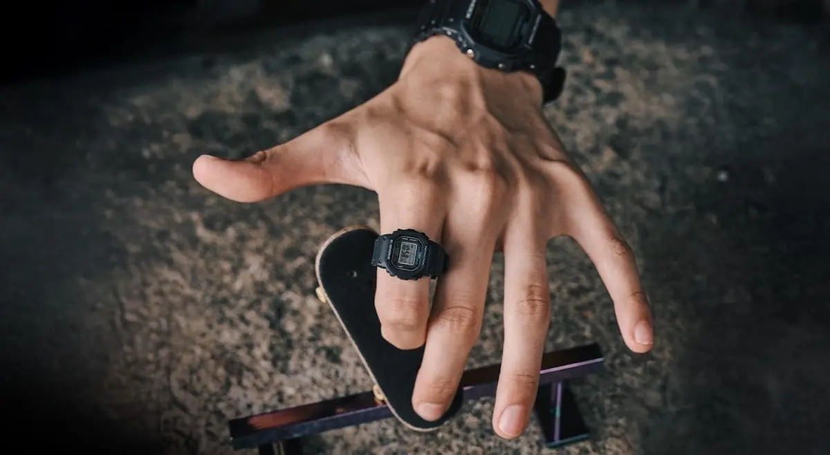 La montre-bague G-SHOCK DWN-5600 : une révolution discrète au bout du doigt