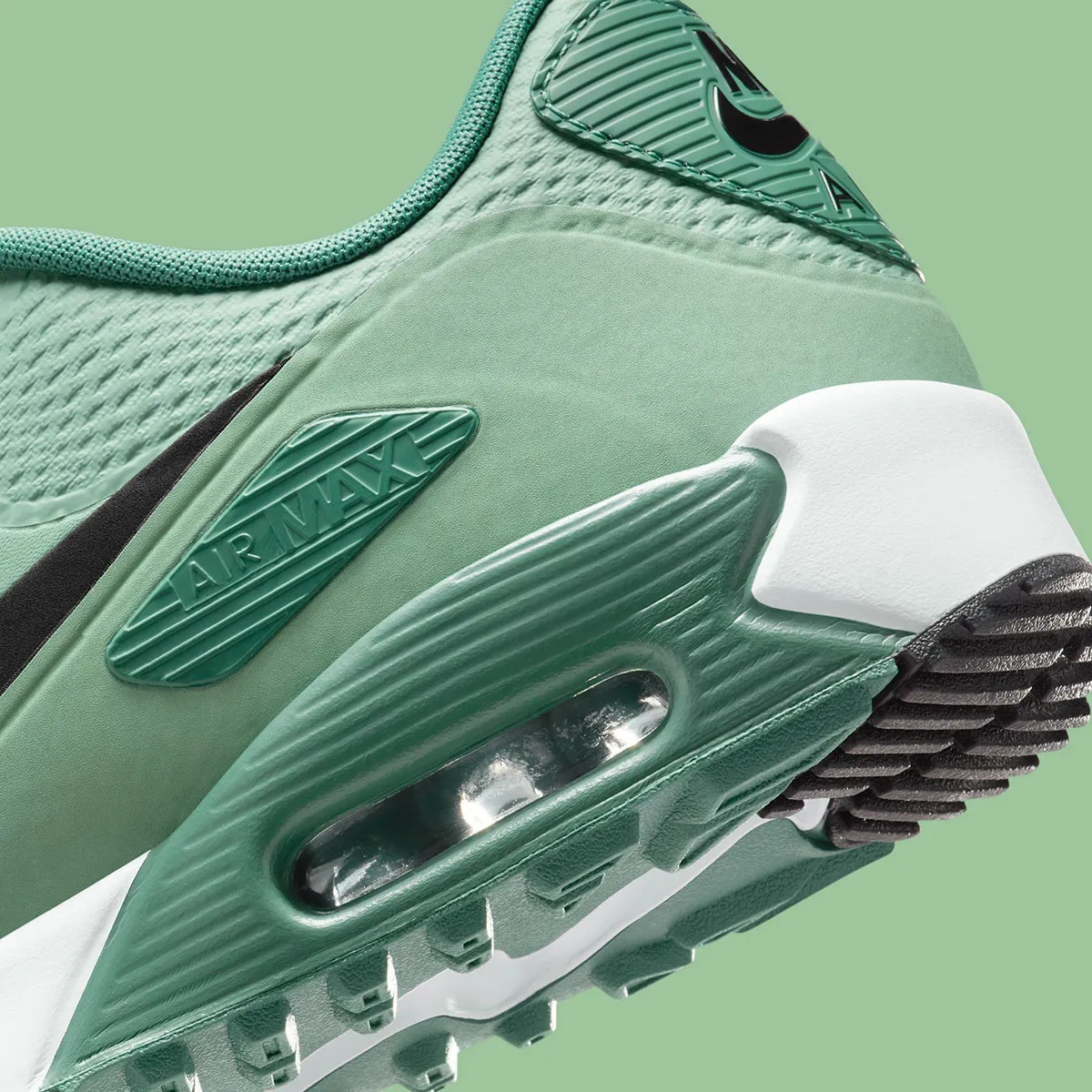 Nike Air Max 90 Golf Silver Pine 6 La Nike Air Max 90 Golf « Silver Pine » clôture l'année en beauté