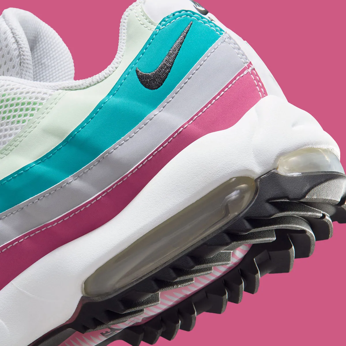 Nike Air Max 95 Golf Peony 5 La Nike Air Max 95 Golf « Peony » fera son entrée sur le green en 2026 avec une allure qui ne passera pas inaperçue