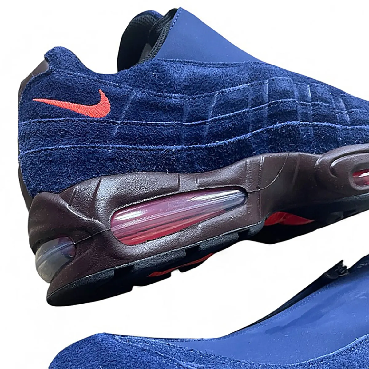 Nike Air Max 95 Zip Loyal Blue 5 La Nike Air Max 95 Zip « Loyal Blue » fait son grand retour pour les fêtes