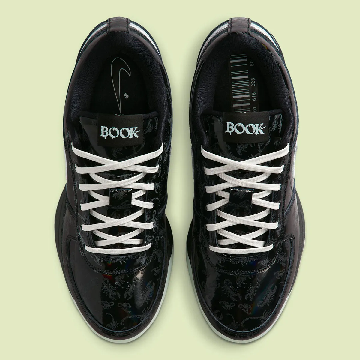 Nike Book 1 Scorpion 4 La Nike Book 1 « Scorpion » s'apprête à piquer les amateurs de sneakers pour Halloween