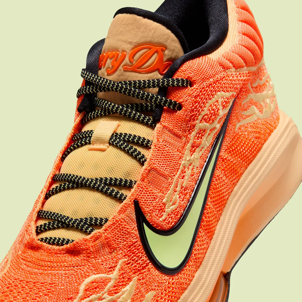 Nike GT Hustle 3 Halloween 5 La Nike GT Hustle 3 « Halloween » arrive avec son inspiration citrouille