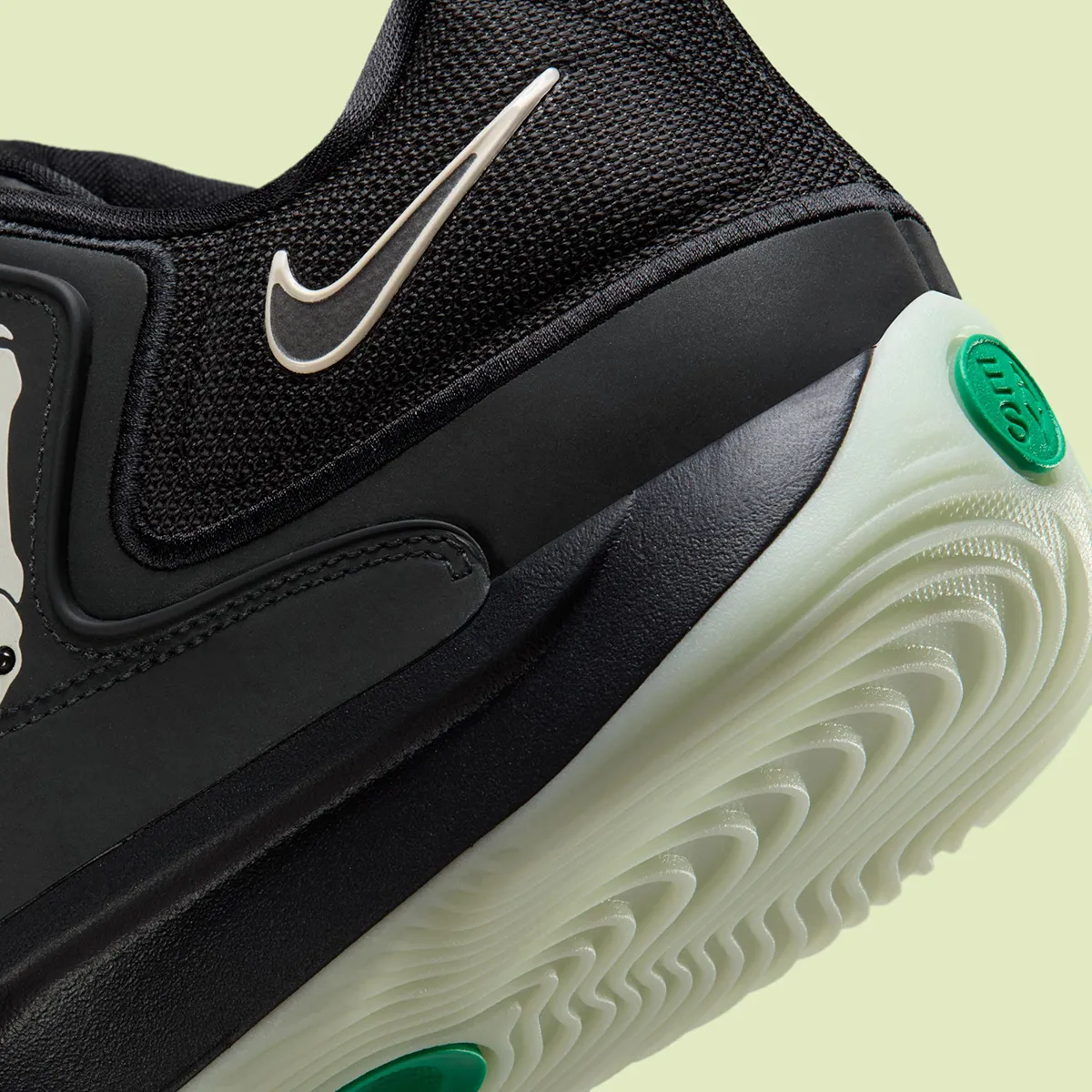 La Nike KD 18 « Halloween » fait ressurgir le Slim Reaper