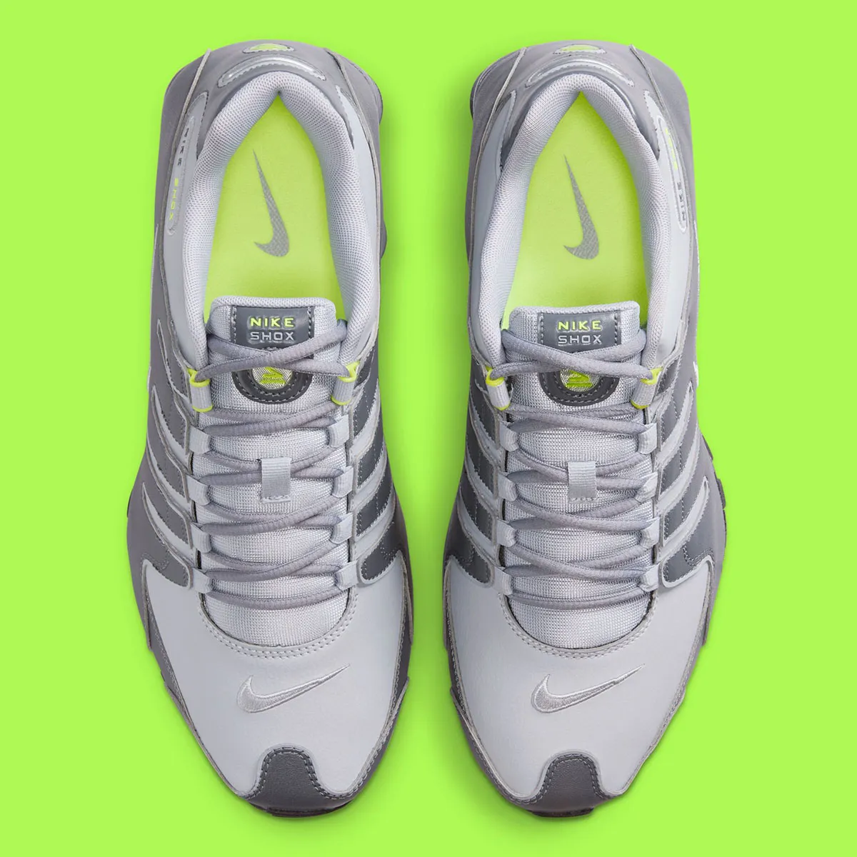 Nike Shox NZ Wolf Grey Volt 4 La Nike Shox NZ « Wolf Grey/Volt » fait son retour pour les fêtes de fin d'année 2025