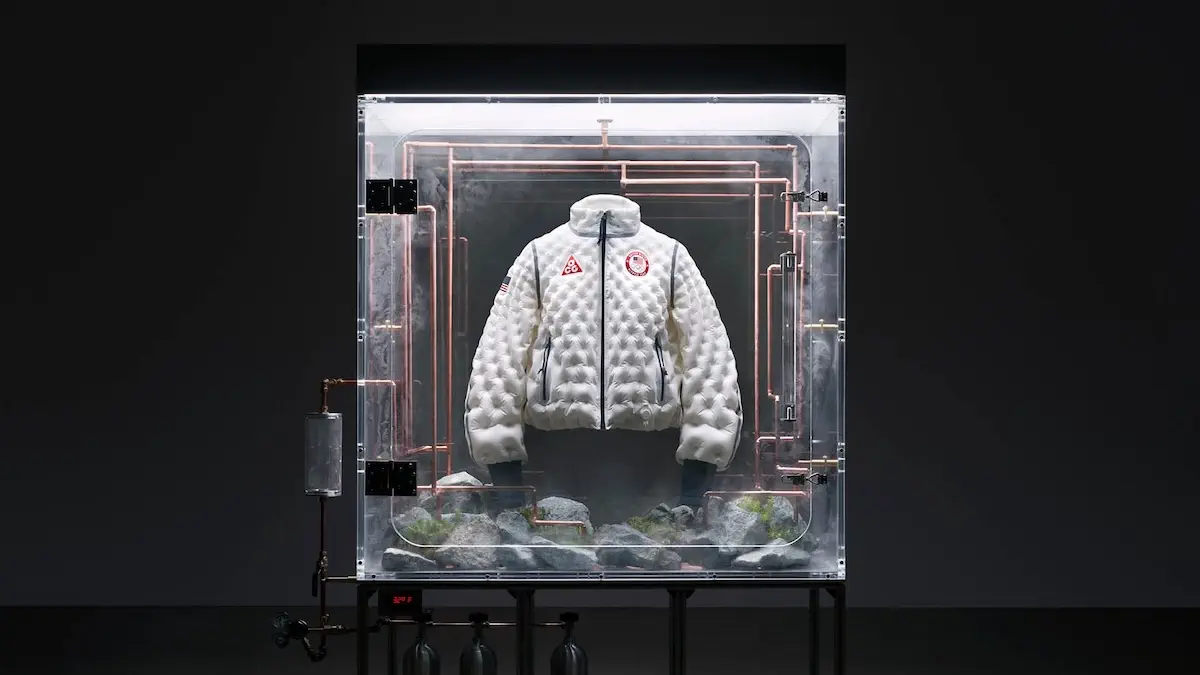 Nike Veste Therma FIT Air Milano 1 Nike dévoile la veste Therma-FIT Air Milano, une révolution silencieuse pour les amateurs de mode et de performance