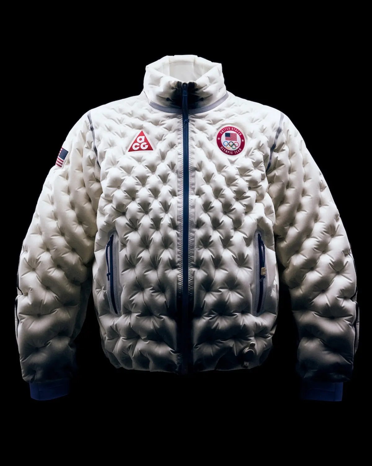 Nike Veste Therma FIT Air Milano 2 Nike dévoile la veste Therma-FIT Air Milano, une révolution silencieuse pour les amateurs de mode et de performance